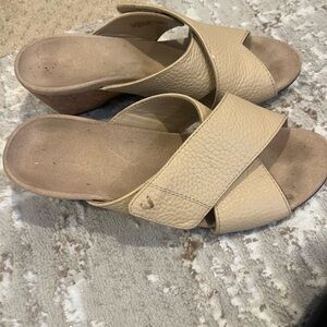 Comfortable Vionic Leticia Beige Leather Slide Sandals